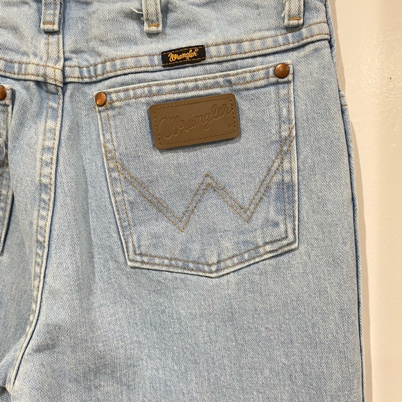 Wrangler Straight Leg High Rise Distressed Jeans - Picture 6 of 10
